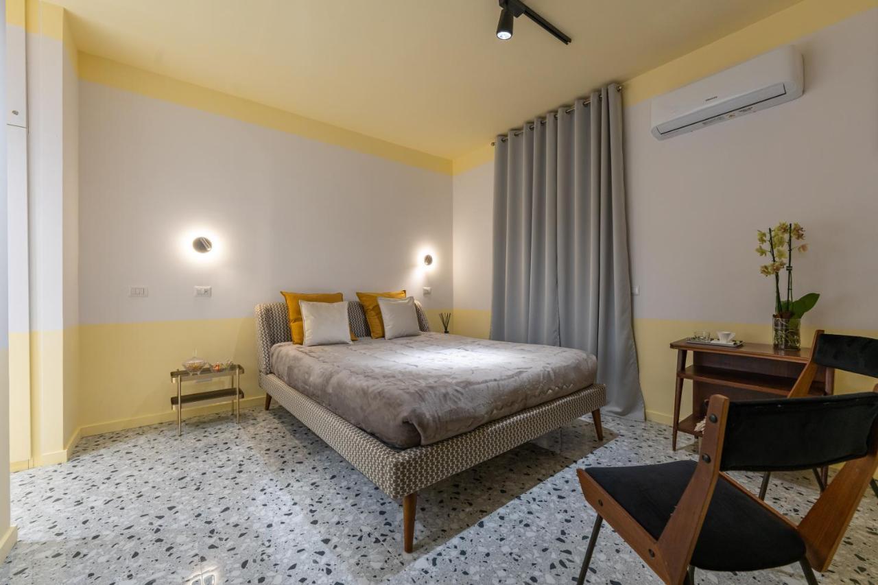 Teatro Toledo 272 Bed and Breakfast Napoli Eksteriør billede